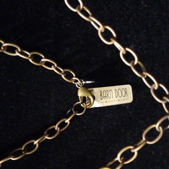 Industrial style oval link chain with pendant. Eye catching piece - Picture 3 of 5